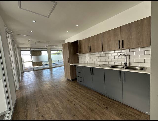 512M² OFFICE TO LET IN SANDHURST